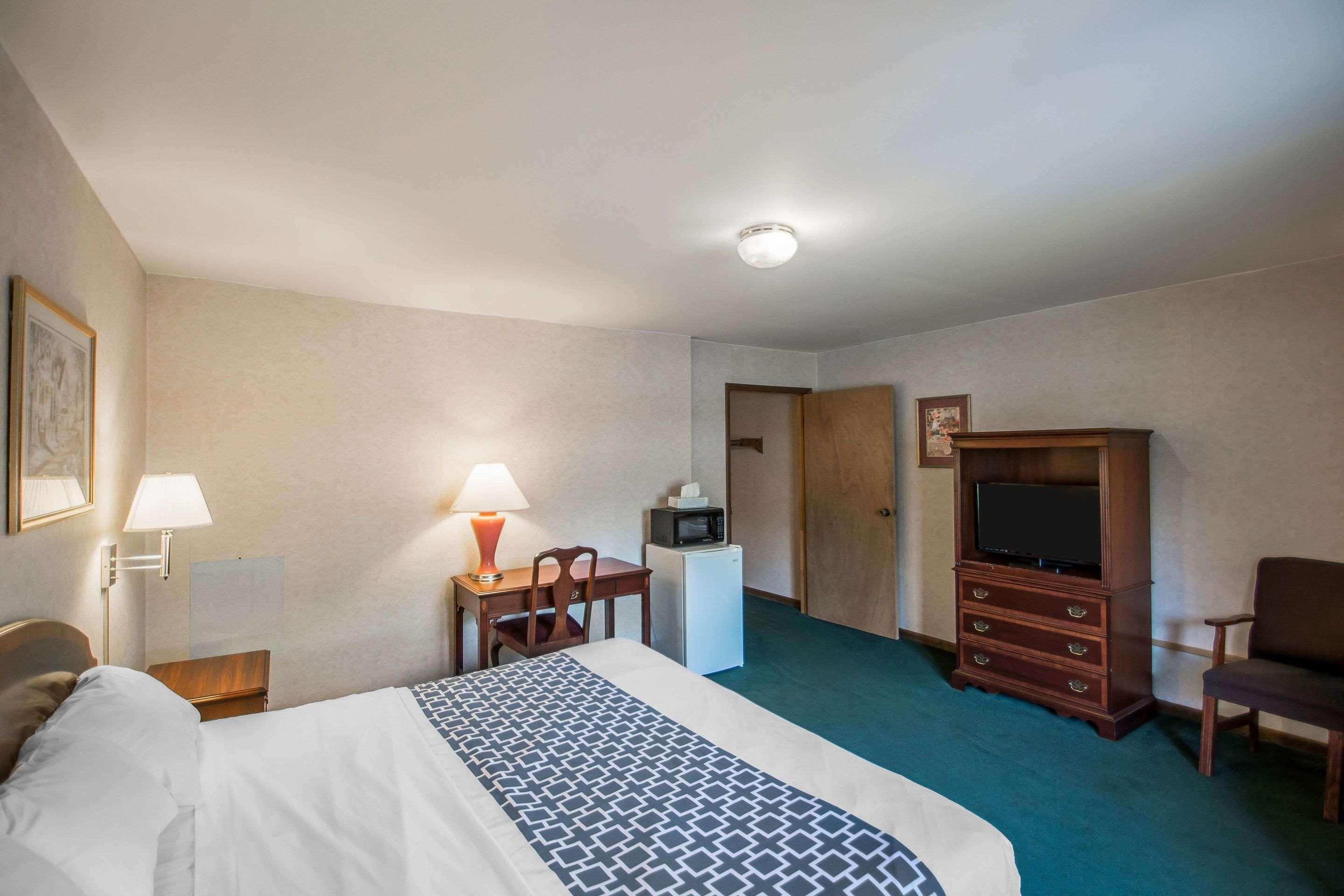 Econo Lodge Hornell Екстер'єр фото