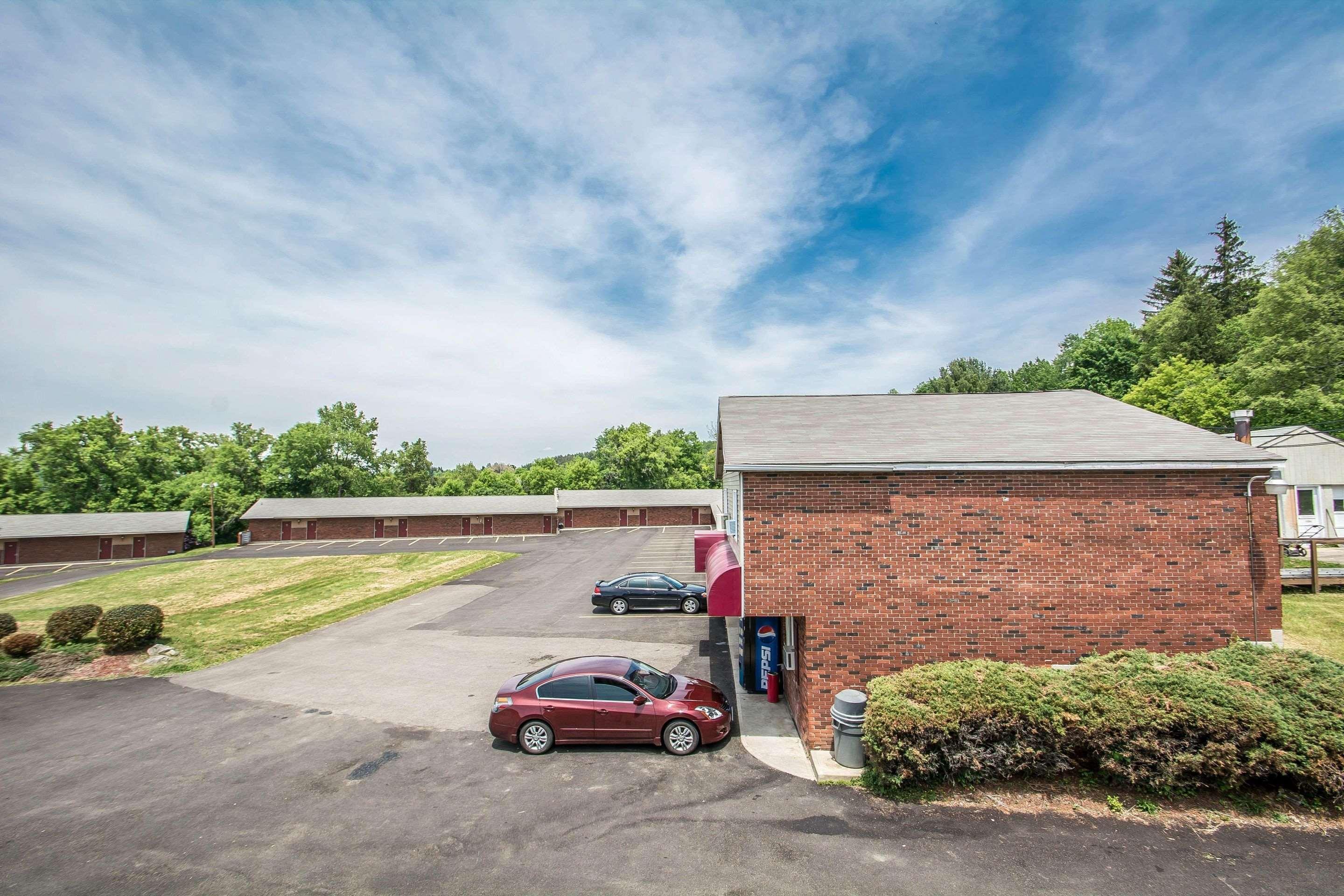 Econo Lodge Hornell Екстер'єр фото