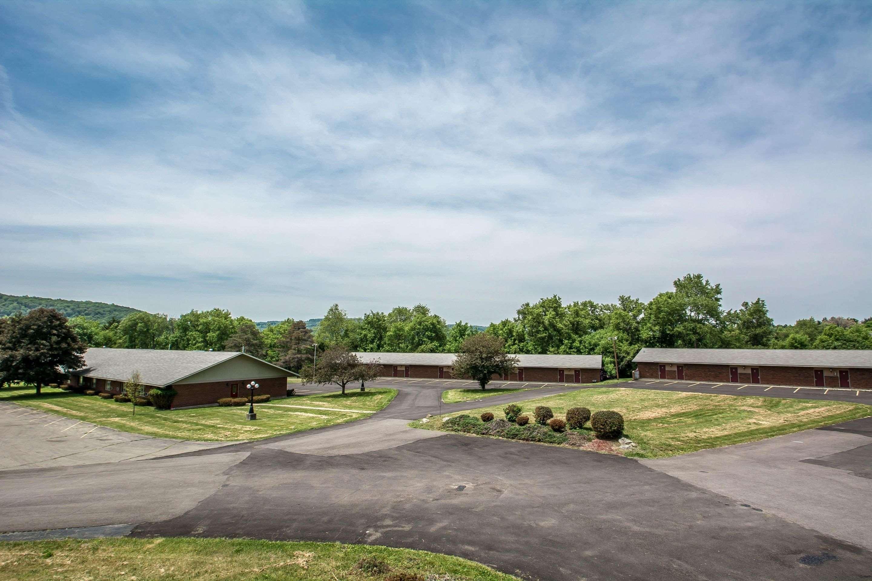 Econo Lodge Hornell Екстер'єр фото